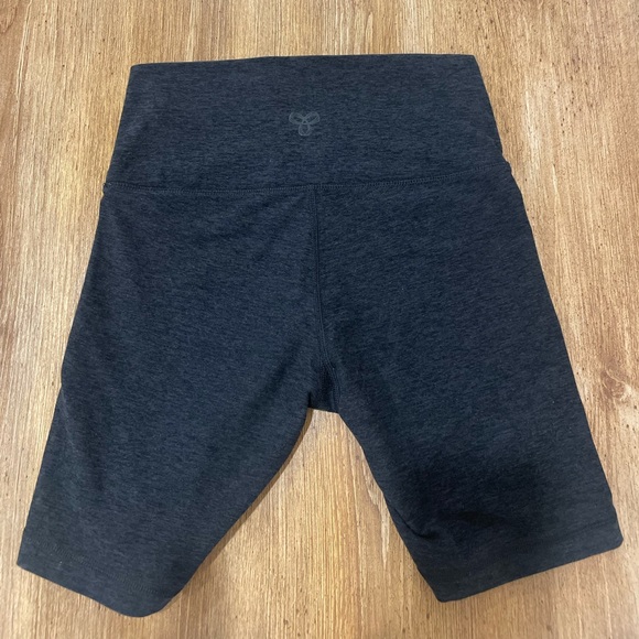 High-rise bike short - Picture 4 of 6